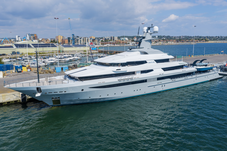 Draak IMO 1012086 at Poole, United Kingdom