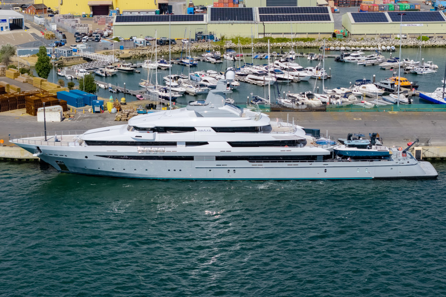 Draak IMO 1012086 at Poole, United Kingdom